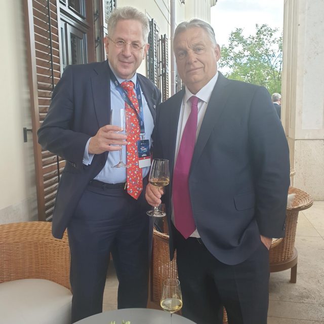 https://hgmaassen.com/wp-content/uploads/2025/07/IMG_6872-640x640.jpg